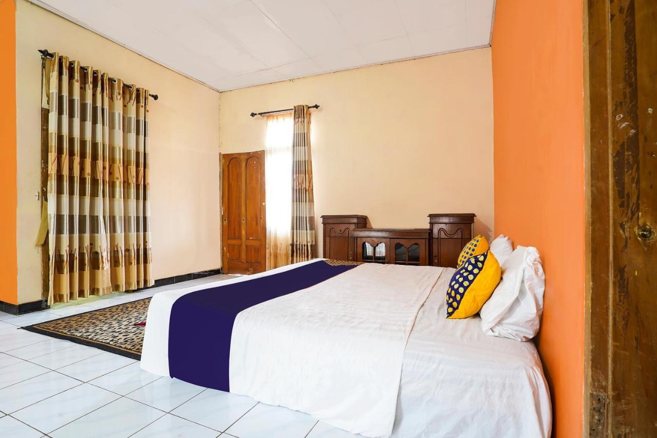 Oyo Homes 90914 Eco Tourism Desa Cipada Bukit Senyum Syariah Hotel