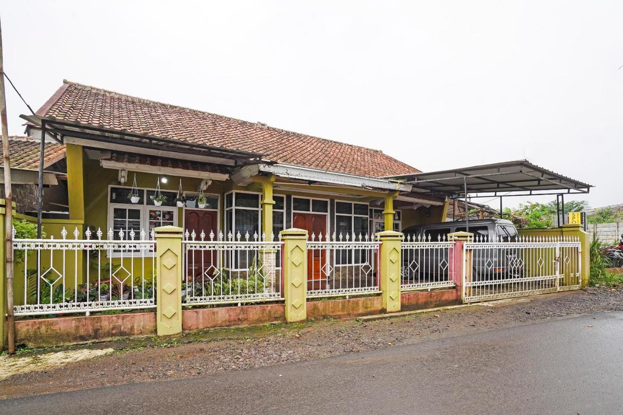 Oyo Homes 90914 Eco Tourism Desa Cipada Bukit Senyum Syariah 2*