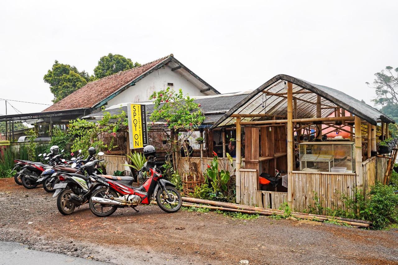 Oyo Homes 90914 Eco Tourism Desa Cipada Bukit Senyum Syariah Hotel Jakarta