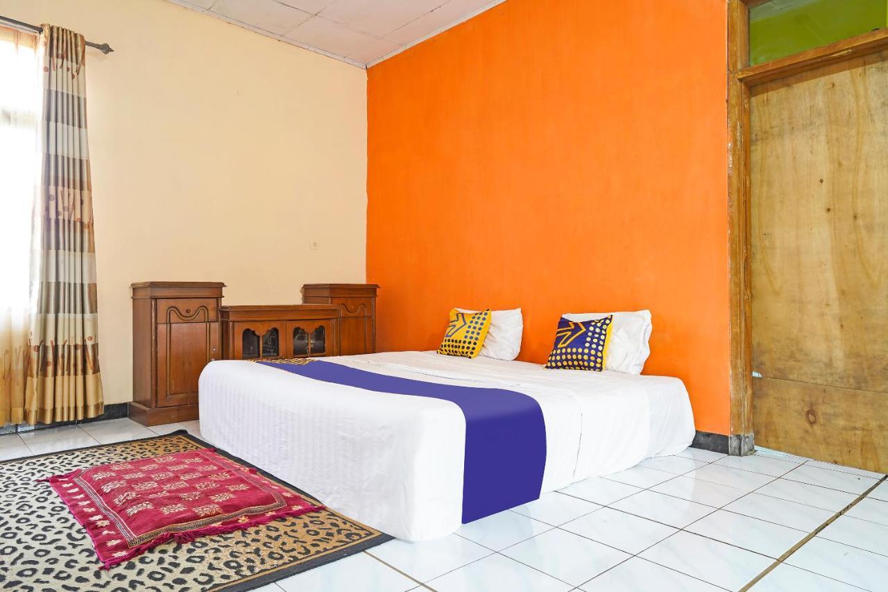 Oyo Homes 90914 Eco Tourism Desa Cipada Bukit Senyum Syariah Hotel